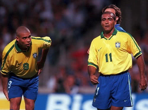 在内部讨论 在内部讨论