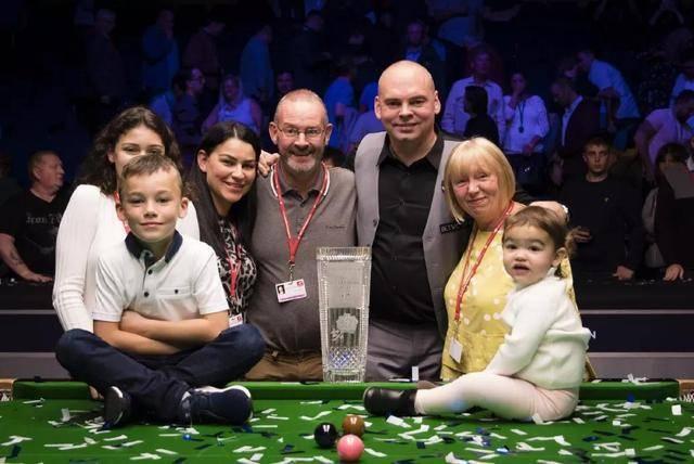 两队的交锋 两队的交锋