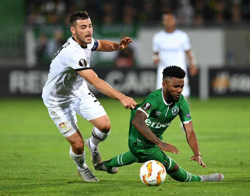 进行推搡和 进行推搡和