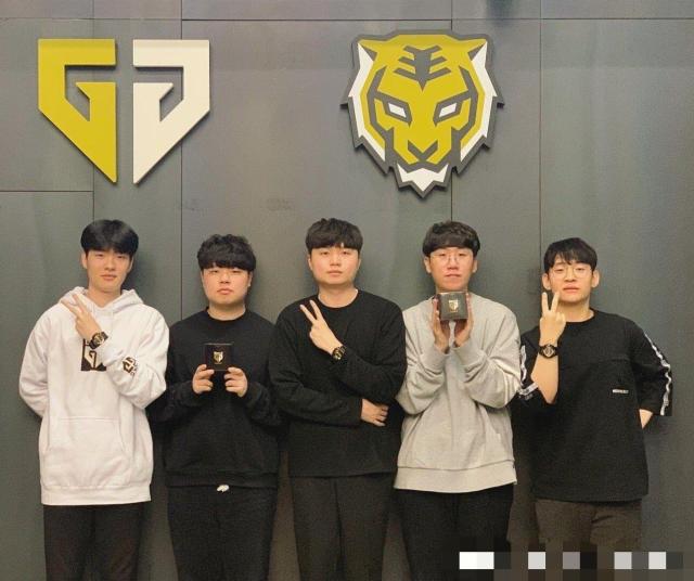 的战术大方 的战术大方