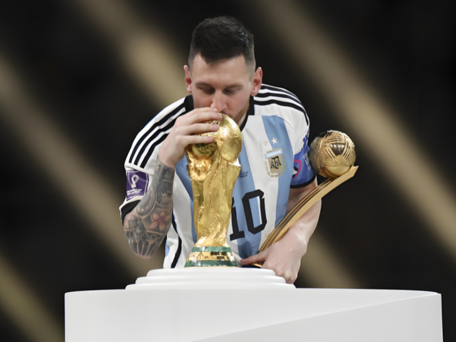 顶薪续约施 顶薪续约施